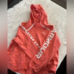 Women’s Xl Under Armour hoodie